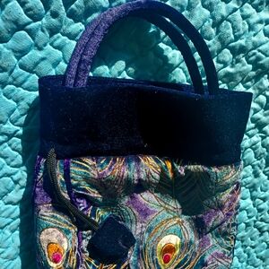 EVENING PEACOCK VELVET BAG